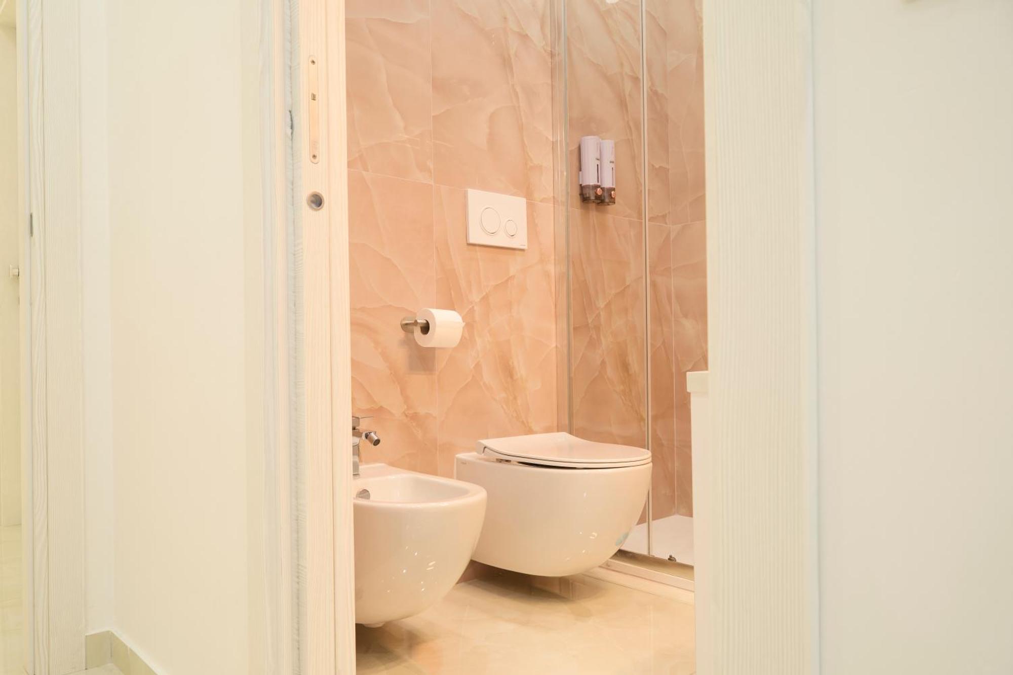 Napoli Central Lumina Suites Екстериор снимка