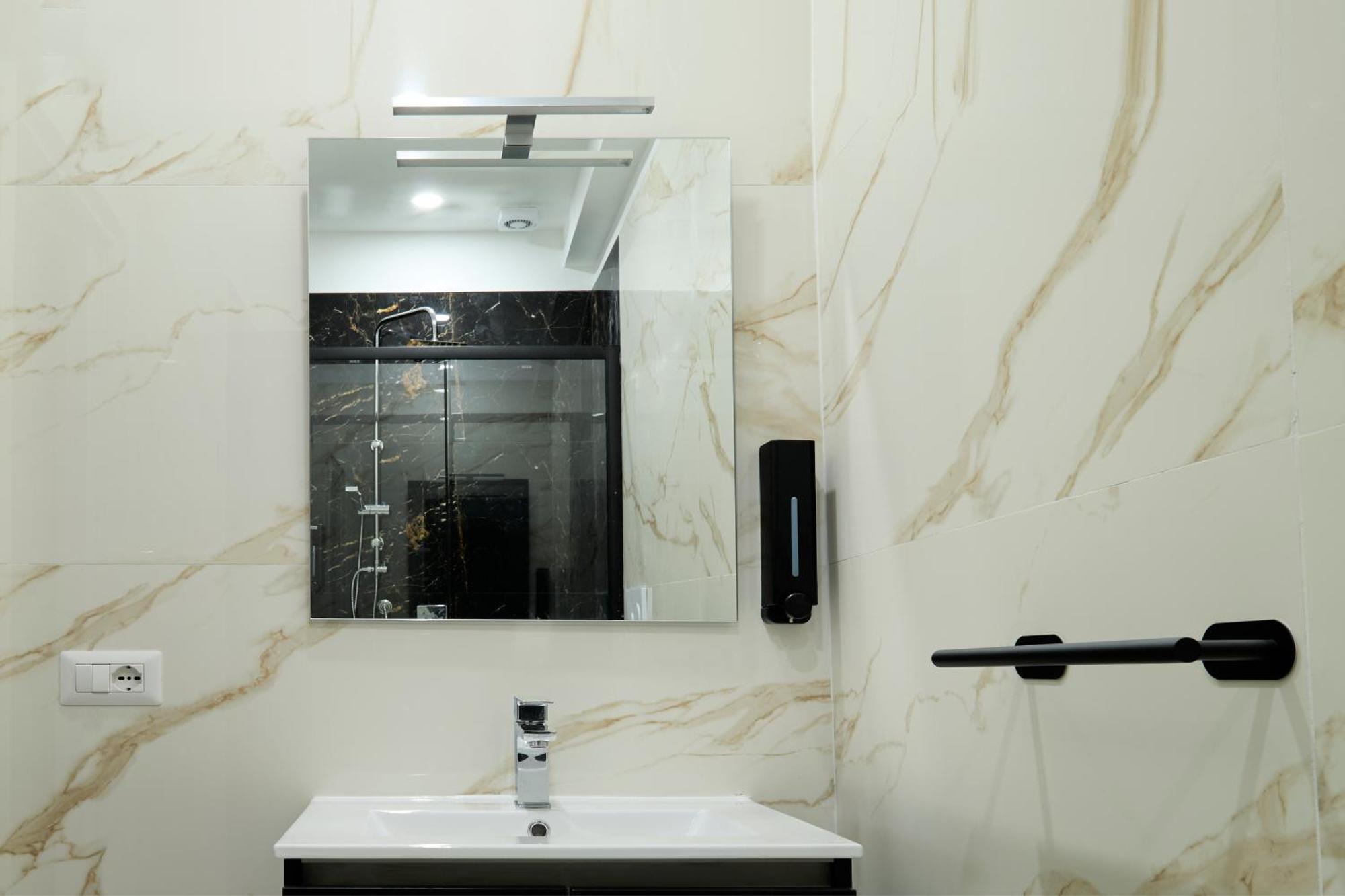 Napoli Central Lumina Suites Екстериор снимка